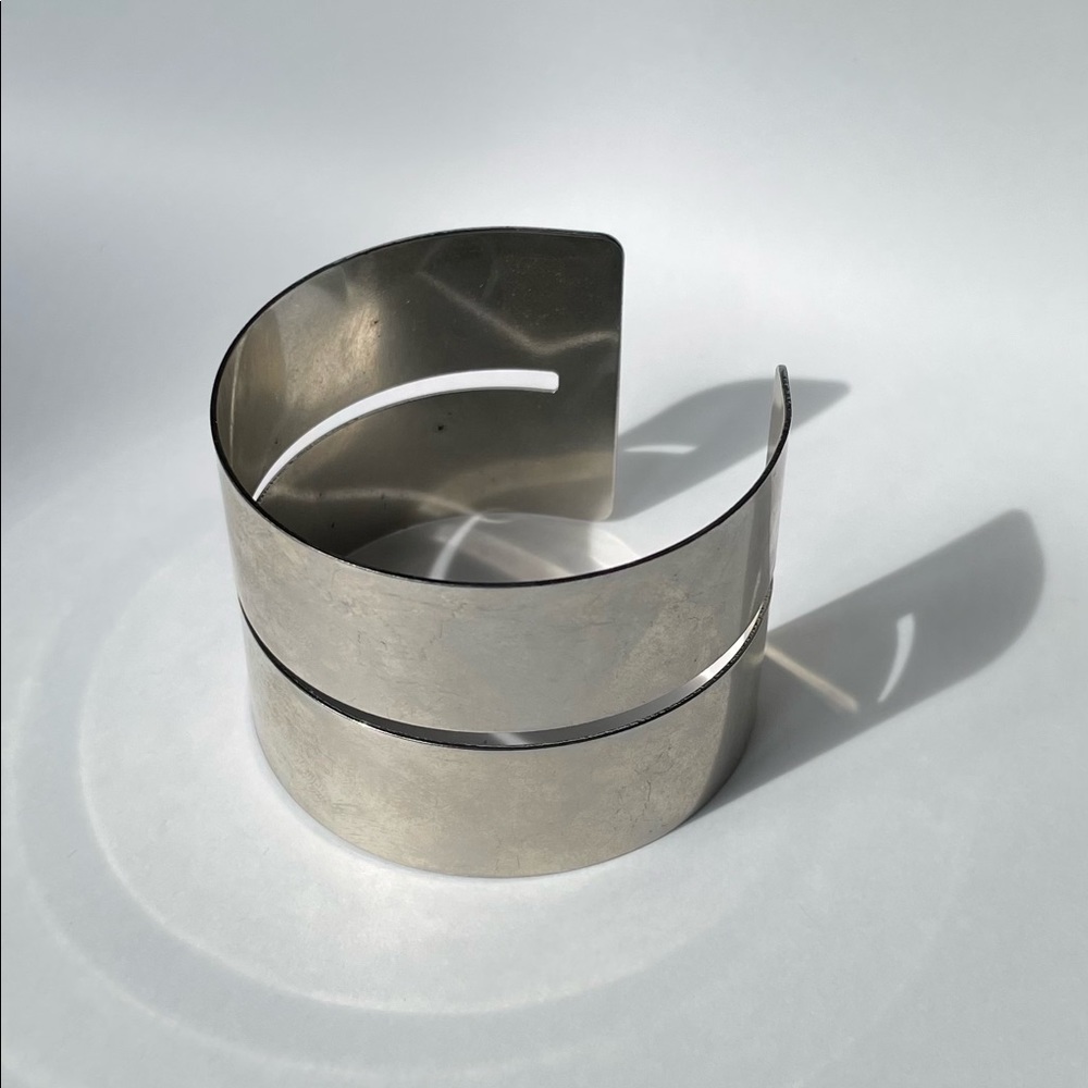 Silver thick bracelet